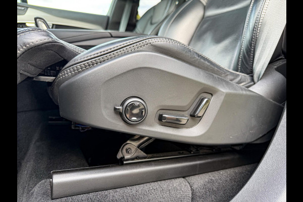 Volvo XC90 2.0 T8 Recharge AWD R-Design Luchtvering|Panorama|Trekhaak|360 Camera|Massage|HUD|22''