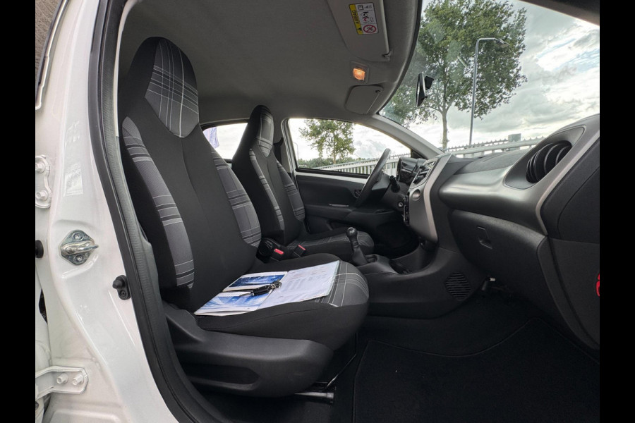 Peugeot 108 1.0 e-VTi Active BLUETOOTH BELLEN & MEDIA / AIRCO / NL AUTO