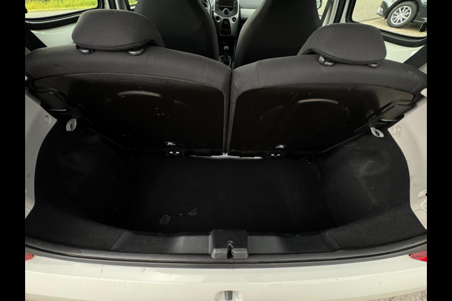 Peugeot 108 1.0 e-VTi Active BLUETOOTH BELLEN & MEDIA / AIRCO / NL AUTO