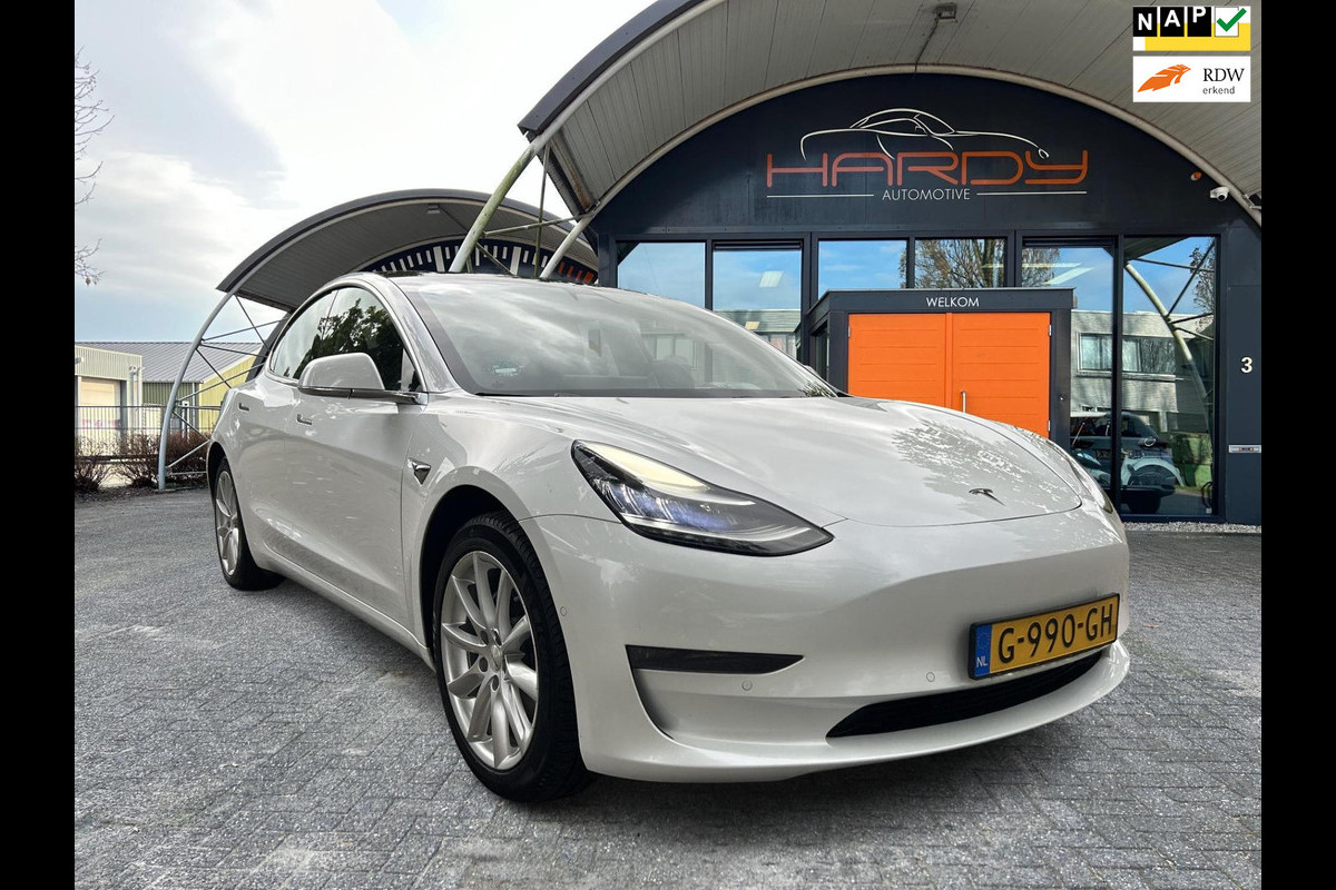 Tesla Model 3 Long Range AWD 75 kWh 87% SOH Trekhaak (fiets) Rijklaarprijs! Tesla Model 3 Long Range AWD 75 kWh 87% SOH Trekhaak (fiets) Rijklaarprijs!