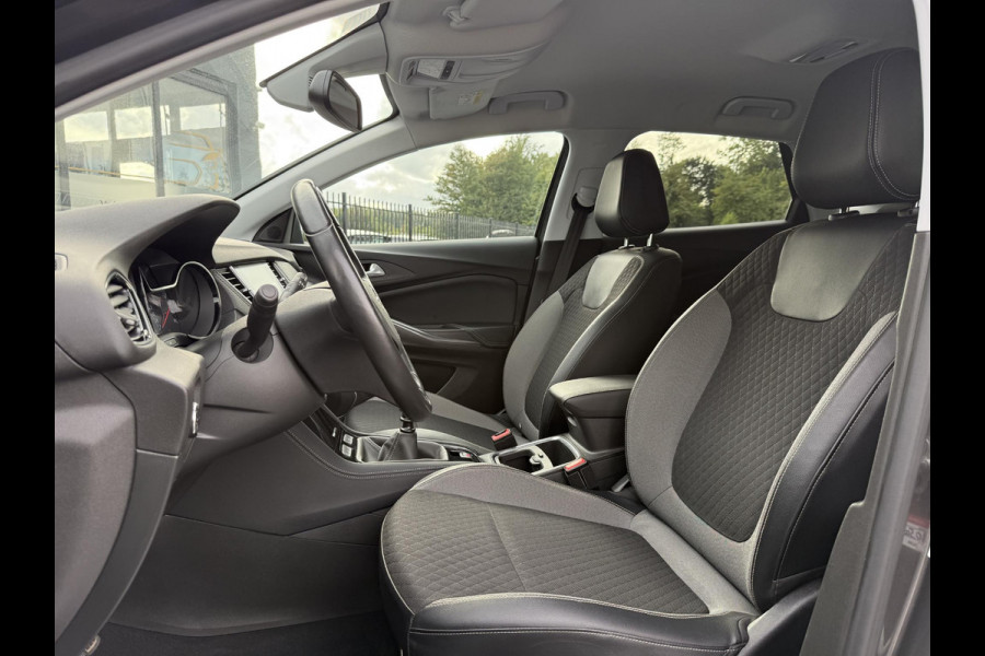 Opel Grandland X 1.2 Turbo Ultimate 1e Eigenaar,Navi,Clima,Cruise,Camera,Trekhaak,D riem v.v. bij 38.000 km,Apple Carplay,Stoelverwarming,6 Bak,131pk,APK tot 01-2026