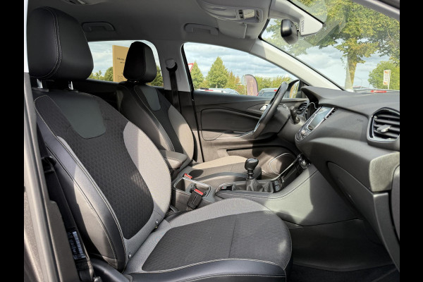 Opel Grandland X 1.2 Turbo Ultimate 1e Eigenaar,Navi,Clima,Cruise,Camera,Trekhaak,D riem v.v. bij 38.000 km,Apple Carplay,Stoelverwarming,6 Bak,131pk,APK tot 01-2026