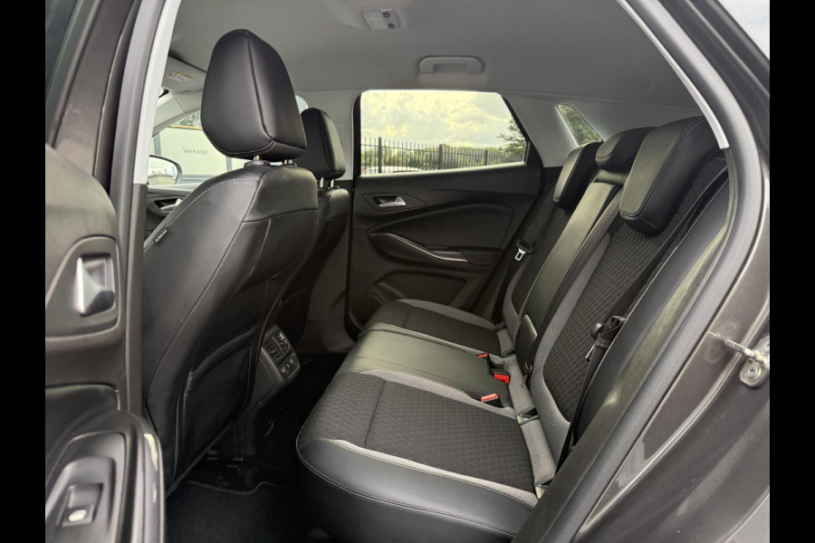 Opel Grandland X 1.2 Turbo Ultimate 1e Eigenaar,Navi,Clima,Cruise,Camera,Trekhaak,D riem v.v. bij 38.000 km,Apple Carplay,Stoelverwarming,6 Bak,131pk,APK tot 01-2026