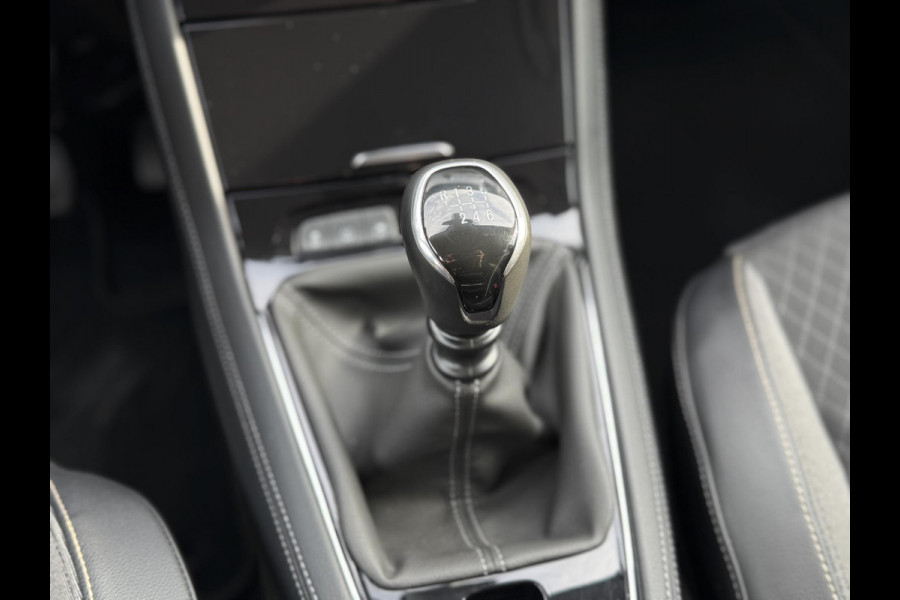 Opel Grandland X 1.2 Turbo Ultimate 1e Eigenaar,Navi,Clima,Cruise,Camera,Trekhaak,D riem v.v. bij 38.000 km,Apple Carplay,Stoelverwarming,6 Bak,131pk,APK tot 01-2026