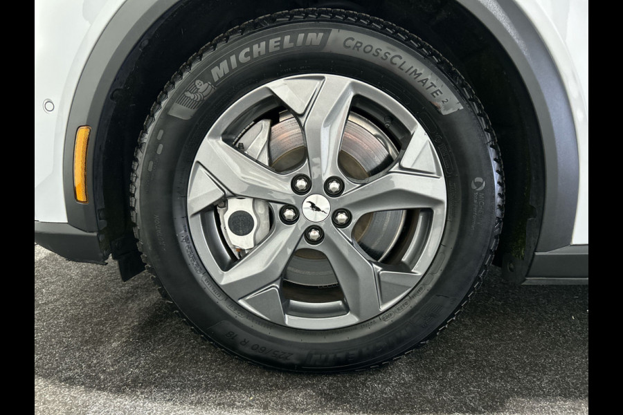 Ford Mustang Mach-E Extended RWD 98 kWh | Achteruitrijcamera | Intelligent adaptive cruise control & speed assist | SoH (batterijcheck) 93,7 % score!