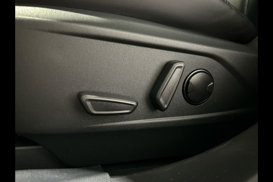 Ford Mustang Mach-E Extended RWD 98 kWh | Achteruitrijcamera | Intelligent adaptive cruise control & speed assist | SoH (batterijcheck) 93,7 % score!