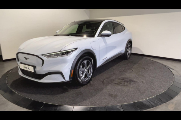 Ford Mustang Mach-E Extended RWD 98 kWh | Achteruitrijcamera | Intelligent adaptive cruise control & speed assist | SoH (batterijcheck) 93,7 % score!