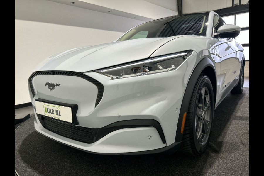 Ford Mustang Mach-E Extended RWD 98 kWh | Achteruitrijcamera | Intelligent adaptive cruise control & speed assist | SoH (batterijcheck) 93,7 % score!