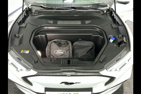 Ford Mustang Mach-E Extended RWD 98 kWh | Achteruitrijcamera | Intelligent adaptive cruise control & speed assist | SoH (batterijcheck) 93,7 % score!