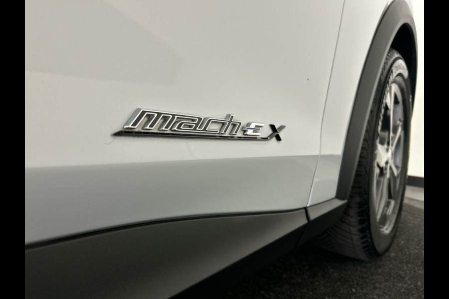 Ford Mustang Mach-E Extended RWD 98 kWh | Achteruitrijcamera | Intelligent adaptive cruise control & speed assist | SoH (batterijcheck) 93,7 % score!