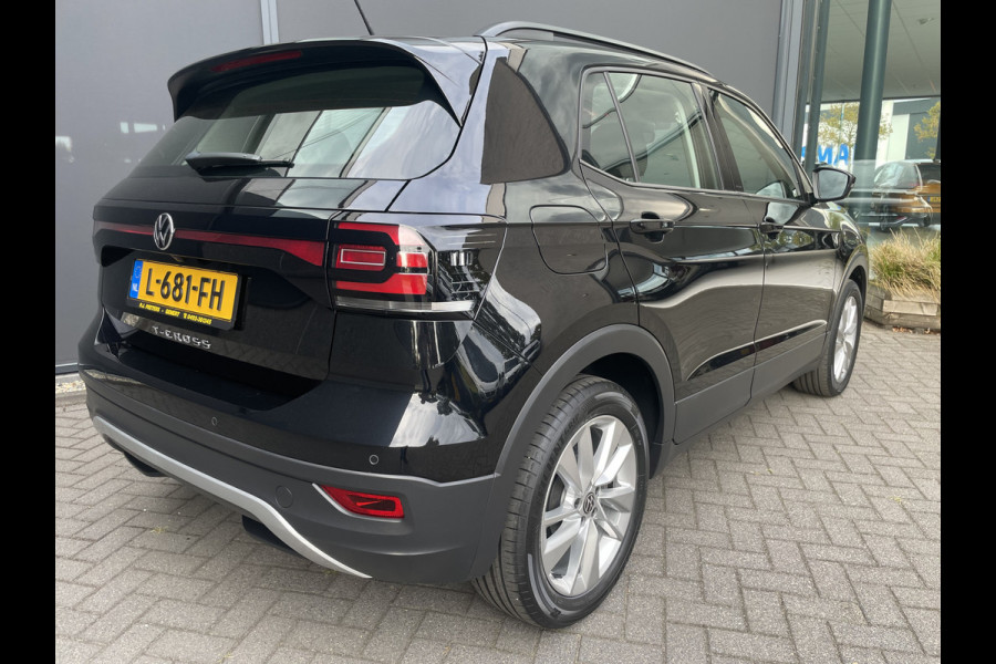 Volkswagen T-Cross 1.0 TSI Life Achteruitrijcamera - Cruise control - Airco - Trekhaak - Dakrails - Stuur leder - Stuur multifunctioneel