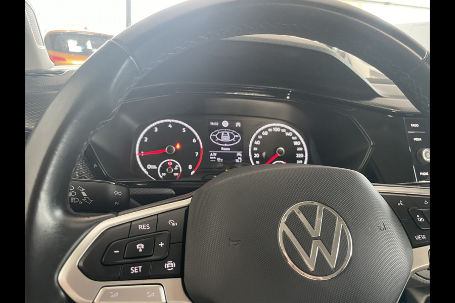 Volkswagen T-Cross 1.0 TSI Life Achteruitrijcamera - Cruise control - Airco - Trekhaak - Dakrails - Stuur leder - Stuur multifunctioneel