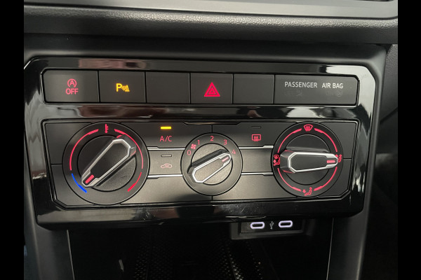 Volkswagen T-Cross 1.0 TSI Life Achteruitrijcamera - Cruise control - Airco - Trekhaak - Dakrails - Stuur leder - Stuur multifunctioneel