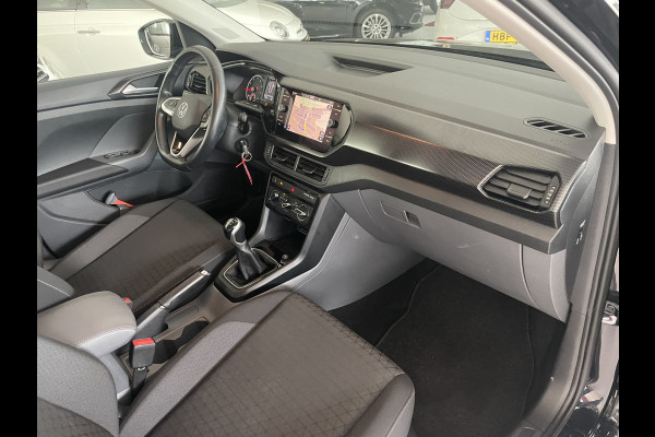 Volkswagen T-Cross 1.0 TSI Life Achteruitrijcamera - Cruise control - Airco - Trekhaak - Dakrails - Stuur leder - Stuur multifunctioneel