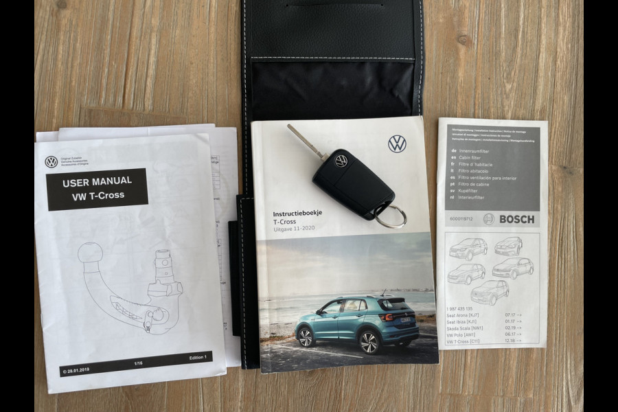Volkswagen T-Cross 1.0 TSI Life Achteruitrijcamera - Cruise control - Airco - Trekhaak - Dakrails - Stuur leder - Stuur multifunctioneel