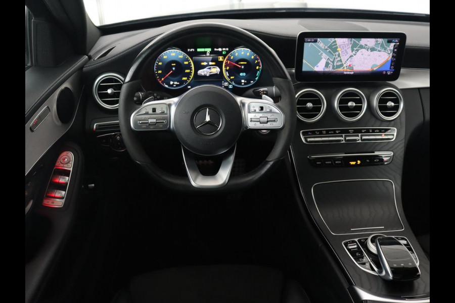 Mercedes-Benz C-Klasse Estate 300 e Business Solution AMG Limited | Panoramadak | Trekhaak | Cruise Control | 360 Camera | Stoelverwarming | Carplay | Sfeerverlichting | PHEV | Elektrische Achterklep