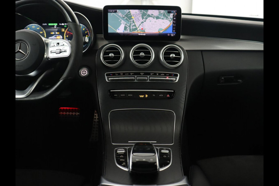 Mercedes-Benz C-Klasse Estate 300 e Business Solution AMG Limited | Panoramadak | Trekhaak | Cruise Control | 360 Camera | Stoelverwarming | Carplay | Sfeerverlichting | PHEV | Elektrische Achterklep