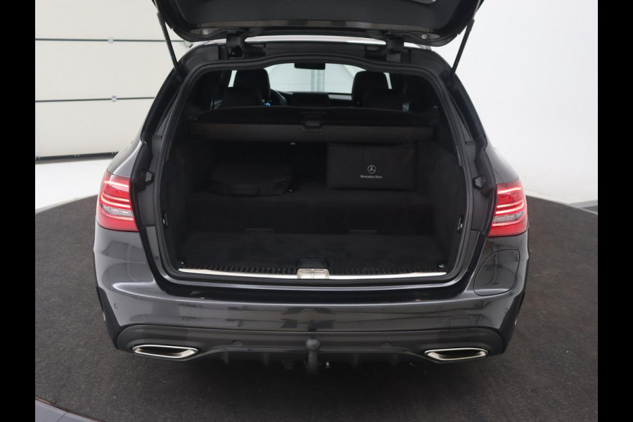 Mercedes-Benz C-Klasse Estate 300 e Business Solution AMG Limited | Panoramadak | Trekhaak | Cruise Control | 360 Camera | Stoelverwarming | Carplay | Sfeerverlichting | PHEV | Elektrische Achterklep
