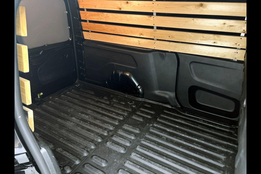 Opel Combo 1.5D L2H1 Edition Airco Navi PDC Achter  App-connect DAB+ Trekhaak
