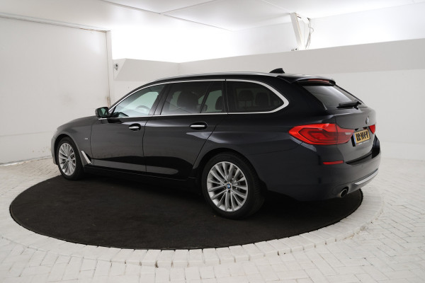 BMW 5 Serie Touring 530i xDrive High Executive Cruise Control, Navigatie, LEER, Panoramadak, xDrive