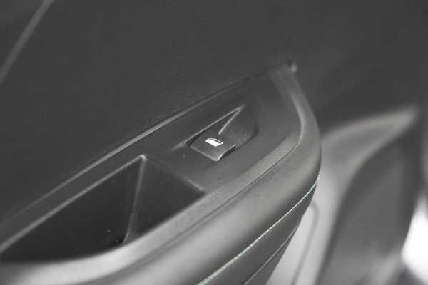 Peugeot 2008 PureTech 130 Allure Pack | Camera | Adaptieve Cruise Control | Apple Carplay | Stoelverwarming