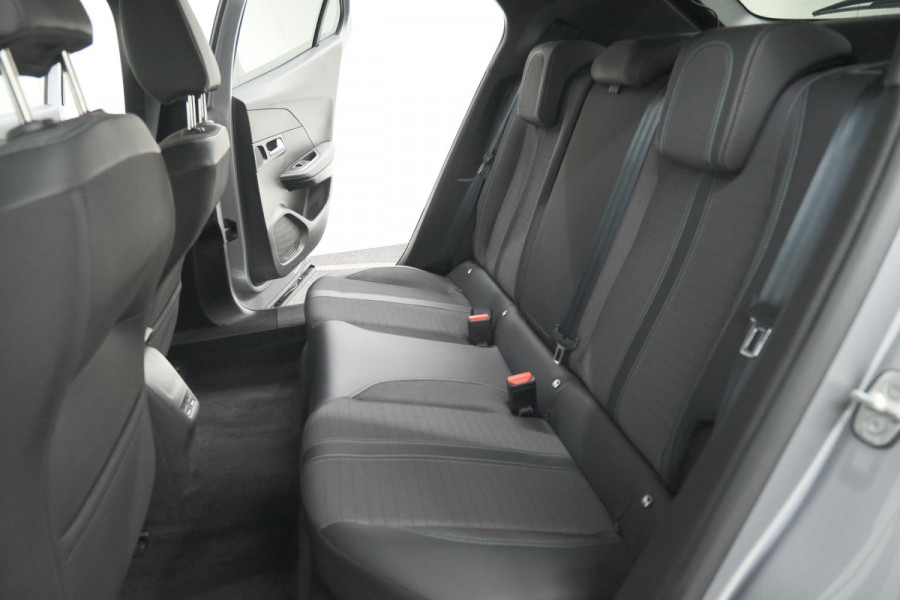 Peugeot 2008 PureTech 130 Allure Pack | Camera | Adaptieve Cruise Control | Apple Carplay | Stoelverwarming