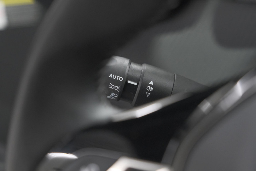 Peugeot 2008 PureTech 130 Allure Pack | Camera | Adaptieve Cruise Control | Apple Carplay | Stoelverwarming