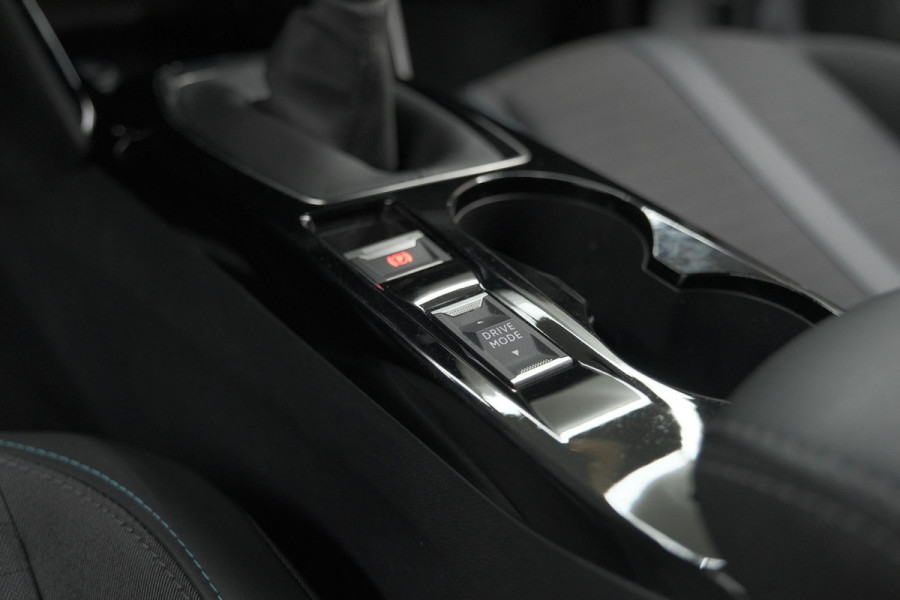 Peugeot 2008 PureTech 130 Allure Pack | Camera | Adaptieve Cruise Control | Apple Carplay | Stoelverwarming