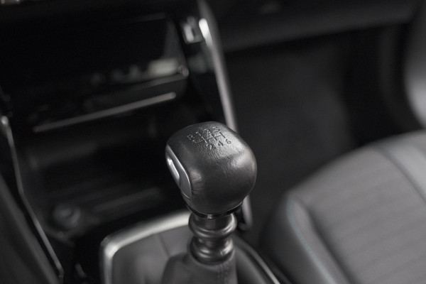 Peugeot 2008 PureTech 130 Allure Pack | Camera | Adaptieve Cruise Control | Apple Carplay | Stoelverwarming