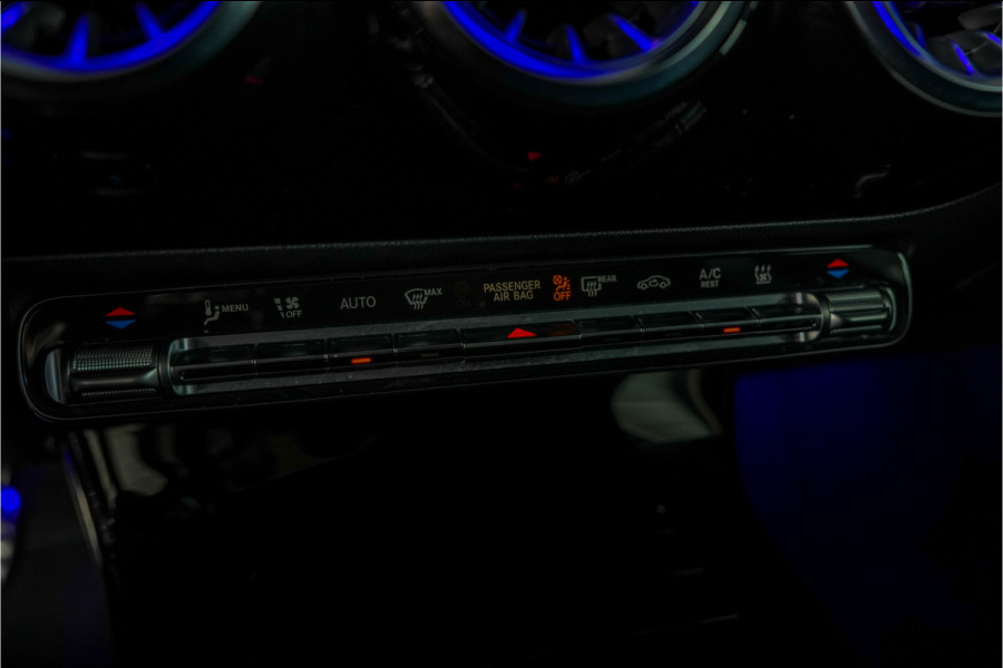 Mercedes-Benz A-Klasse 250e AMG Night | Pano | Sfeer