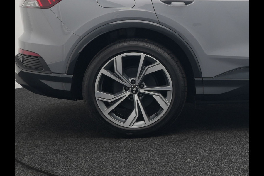 Audi Q4 e-tron Sportback 35 2 x S Line 170pk Dealer O.H INCL BTW | Lederen Sportstoelen | 20"L.M | Apple Carplay | Black Optic | Sfeerverlichting | Virtual |