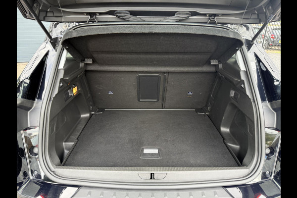 Opel Grandland X 1.2 Turbo Innovation 2e Eigenaar,Trekhaak,Halfleder,131pk,Navi,Clima,Cruise,Camera,Apple Carplay,PDC V+A,Dodehoek Detectie,Nieuwe APK bij Aflevering