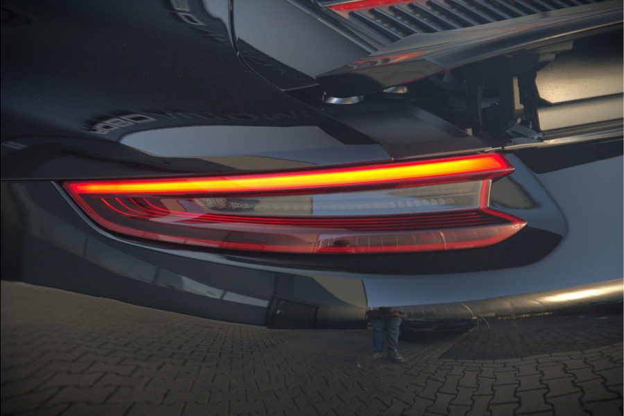 Porsche 911 3.0 Carrera | Panoramadak | Bose | Sport Chrono | Sport Uitlaat | Stoelverwarming | Stuurverwarming | Navigatie | Cruise Control | Leer | Origineel Nederlands | BTW | Parkeersensoren