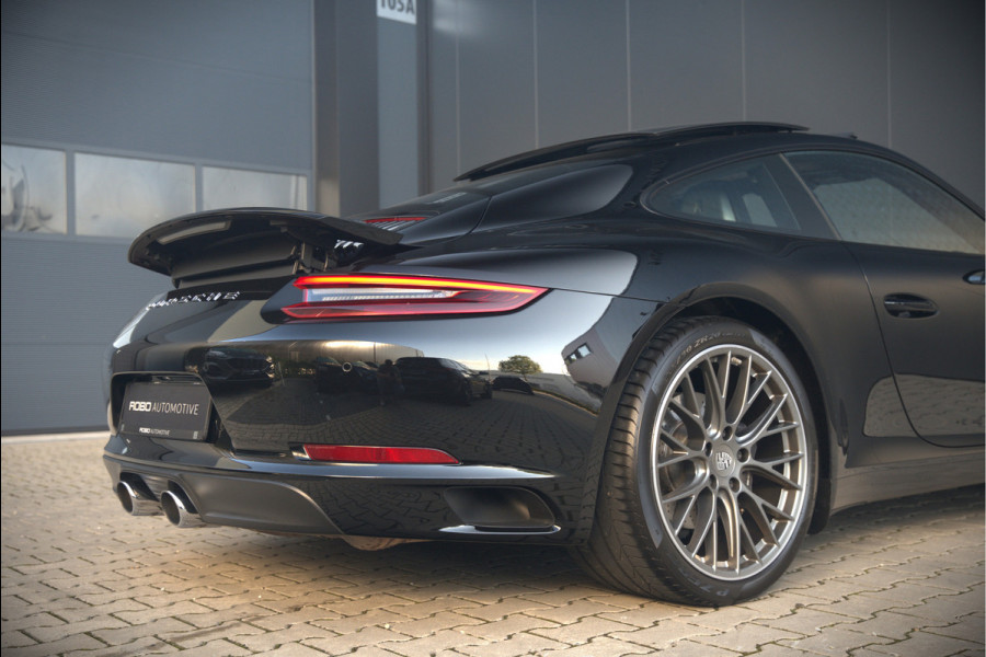 Porsche 911 3.0 Carrera | Panoramadak | Bose | Sport Chrono | Sport Uitlaat | Stoelverwarming | Stuurverwarming | Navigatie | Cruise Control | Leer | Origineel Nederlands | BTW | Parkeersensoren
