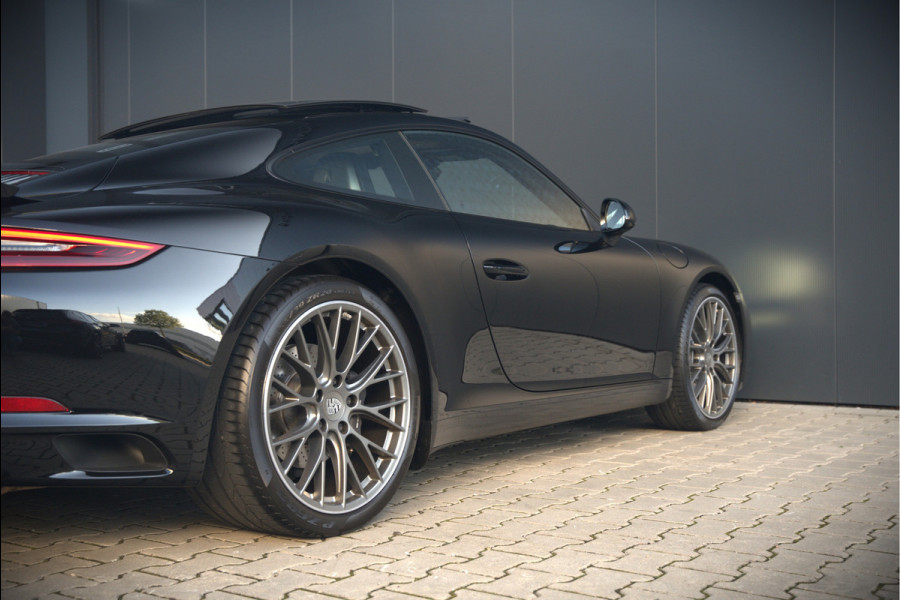Porsche 911 3.0 Carrera | Panoramadak | Bose | Sport Chrono | Sport Uitlaat | Stoelverwarming | Stuurverwarming | Navigatie | Cruise Control | Leer | Origineel Nederlands | BTW | Parkeersensoren