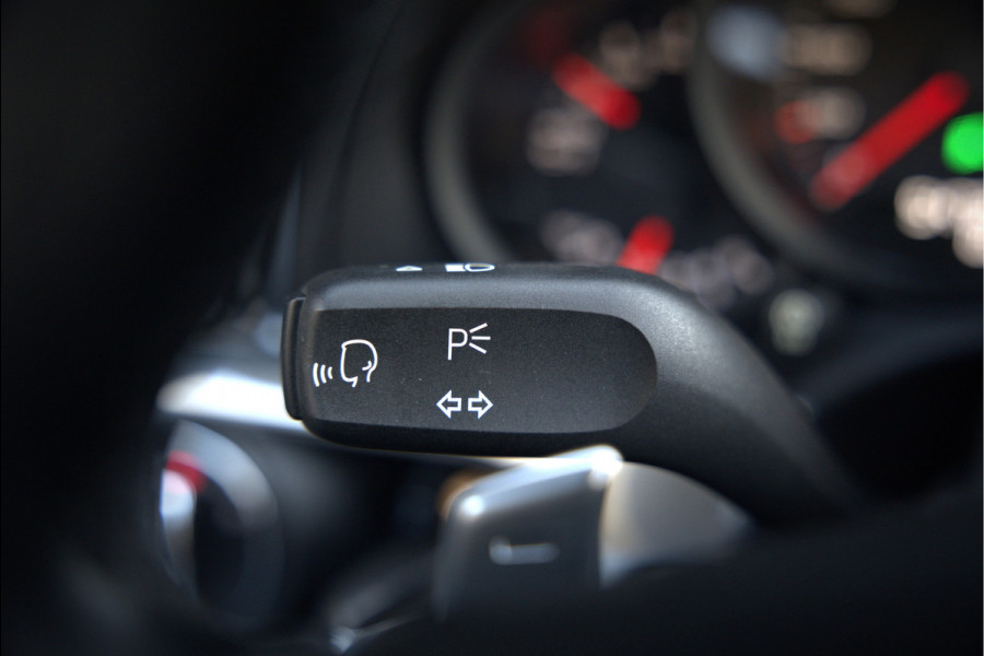 Porsche 911 3.0 Carrera | Panoramadak | Bose | Sport Chrono | Sport Uitlaat | Stoelverwarming | Stuurverwarming | Navigatie | Cruise Control | Leer | Origineel Nederlands | BTW | Parkeersensoren