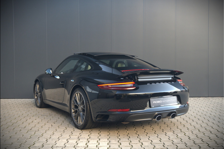 Porsche 911 3.0 Carrera | Panoramadak | Bose | Sport Chrono | Sport Uitlaat | Stoelverwarming | Stuurverwarming | Navigatie | Cruise Control | Leer | Origineel Nederlands | BTW | Parkeersensoren
