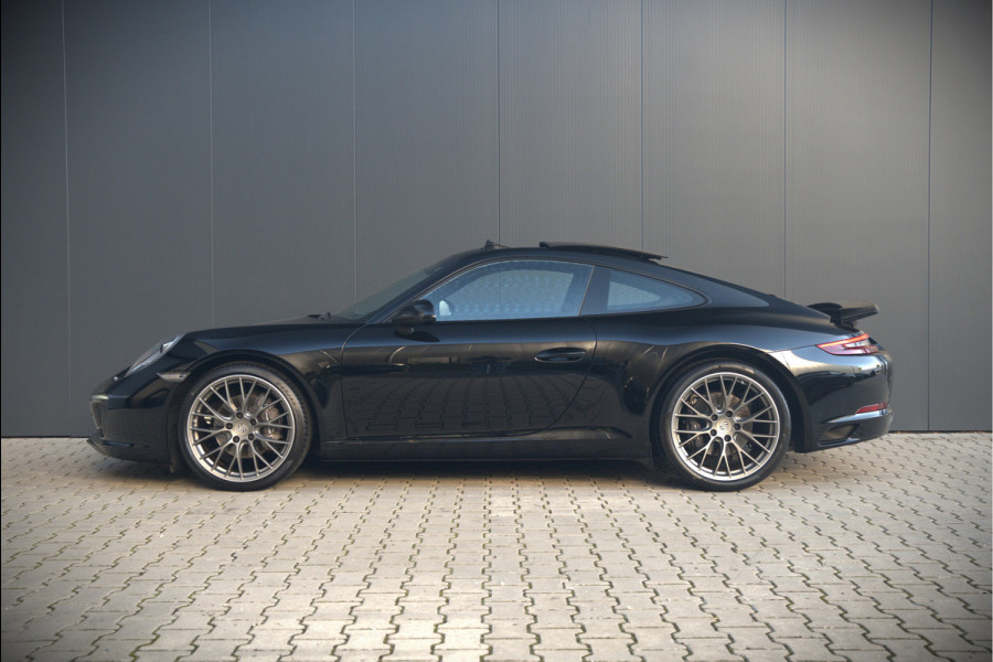 Porsche 911 3.0 Carrera | Panoramadak | Bose | Sport Chrono | Sport Uitlaat | Stoelverwarming | Stuurverwarming | Navigatie | Cruise Control | Leer | Origineel Nederlands | BTW | Parkeersensoren