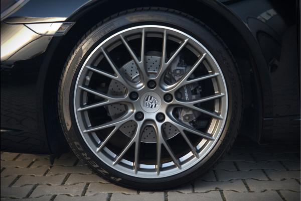 Porsche 911 3.0 Carrera | Panoramadak | Bose | Sport Chrono | Sport Uitlaat | Stoelverwarming | Stuurverwarming | Navigatie | Cruise Control | Leer | Origineel Nederlands | BTW | Parkeersensoren