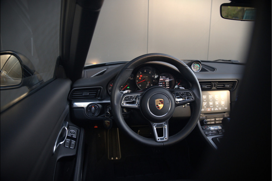 Porsche 911 3.0 Carrera | Panoramadak | Bose | Sport Chrono | Sport Uitlaat | Stoelverwarming | Stuurverwarming | Navigatie | Cruise Control | Leer | Origineel Nederlands | BTW | Parkeersensoren