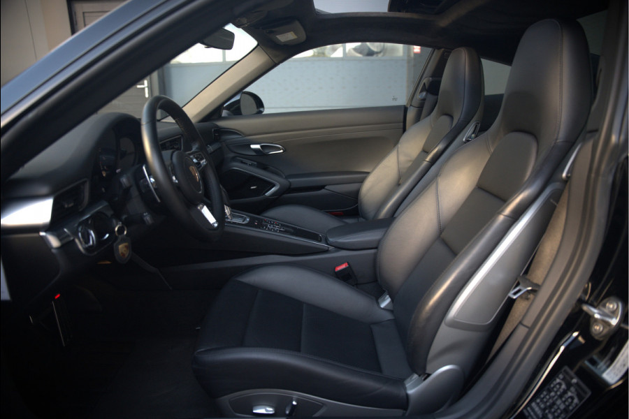 Porsche 911 3.0 Carrera | Panoramadak | Bose | Sport Chrono | Sport Uitlaat | Stoelverwarming | Stuurverwarming | Navigatie | Cruise Control | Leer | Origineel Nederlands | BTW | Parkeersensoren