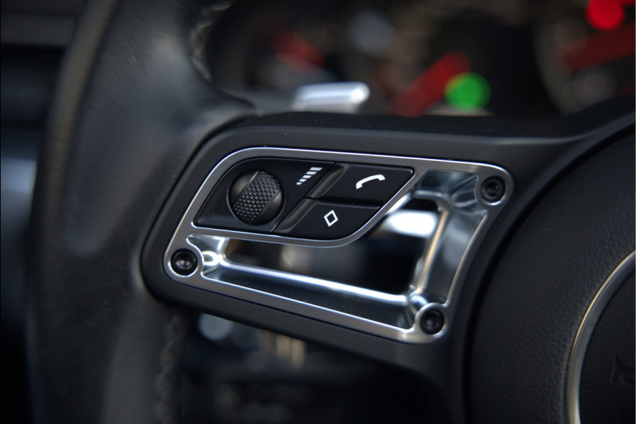 Porsche 911 3.0 Carrera | Panoramadak | Bose | Sport Chrono | Sport Uitlaat | Stoelverwarming | Stuurverwarming | Navigatie | Cruise Control | Leer | Origineel Nederlands | BTW | Parkeersensoren