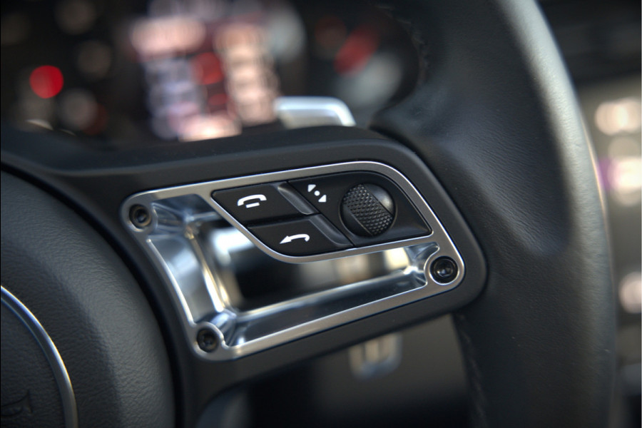 Porsche 911 3.0 Carrera | Panoramadak | Bose | Sport Chrono | Sport Uitlaat | Stoelverwarming | Stuurverwarming | Navigatie | Cruise Control | Leer | Origineel Nederlands | BTW | Parkeersensoren