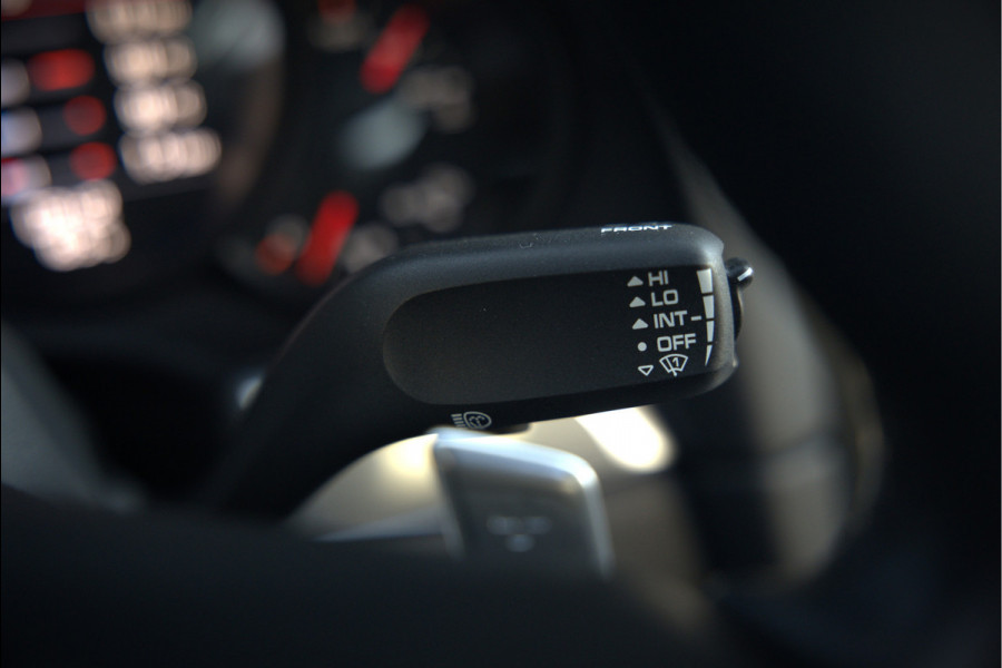 Porsche 911 3.0 Carrera | Panoramadak | Bose | Sport Chrono | Sport Uitlaat | Stoelverwarming | Stuurverwarming | Navigatie | Cruise Control | Leer | Origineel Nederlands | BTW | Parkeersensoren