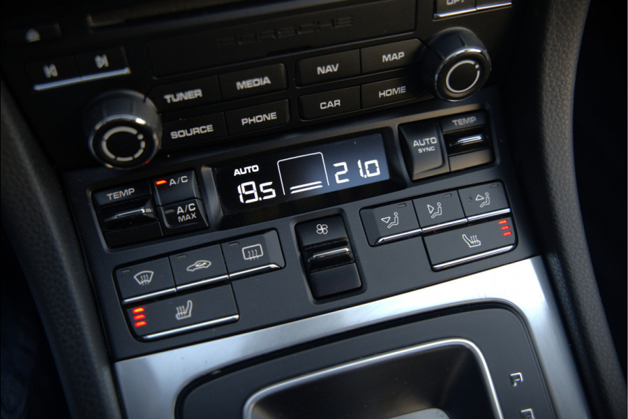 Porsche 911 3.0 Carrera | Panoramadak | Bose | Sport Chrono | Sport Uitlaat | Stoelverwarming | Stuurverwarming | Navigatie | Cruise Control | Leer | Origineel Nederlands | BTW | Parkeersensoren