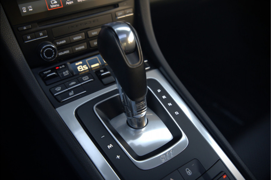Porsche 911 3.0 Carrera | Panoramadak | Bose | Sport Chrono | Sport Uitlaat | Stoelverwarming | Stuurverwarming | Navigatie | Cruise Control | Leer | Origineel Nederlands | BTW | Parkeersensoren