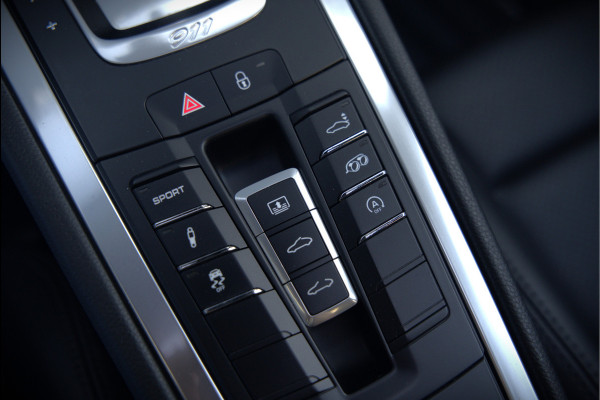 Porsche 911 3.0 Carrera | Panoramadak | Bose | Sport Chrono | Sport Uitlaat | Stoelverwarming | Stuurverwarming | Navigatie | Cruise Control | Leer | Origineel Nederlands | BTW | Parkeersensoren