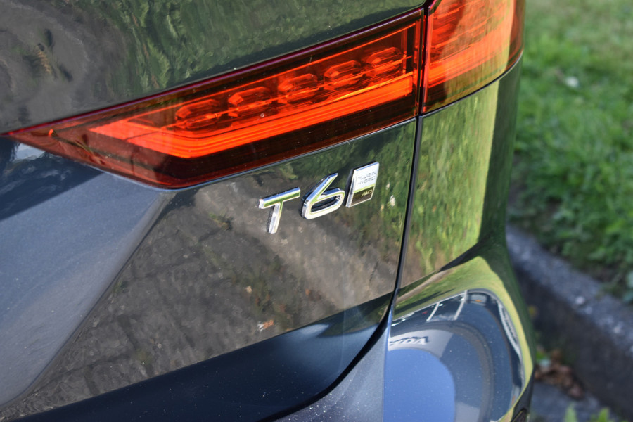 Volvo V60 T6 350PK Plug-in hybrid AWD Plus Dark H&K | Trekhaak | 360 Camera | ACC | Stoel-Stuur verwarming