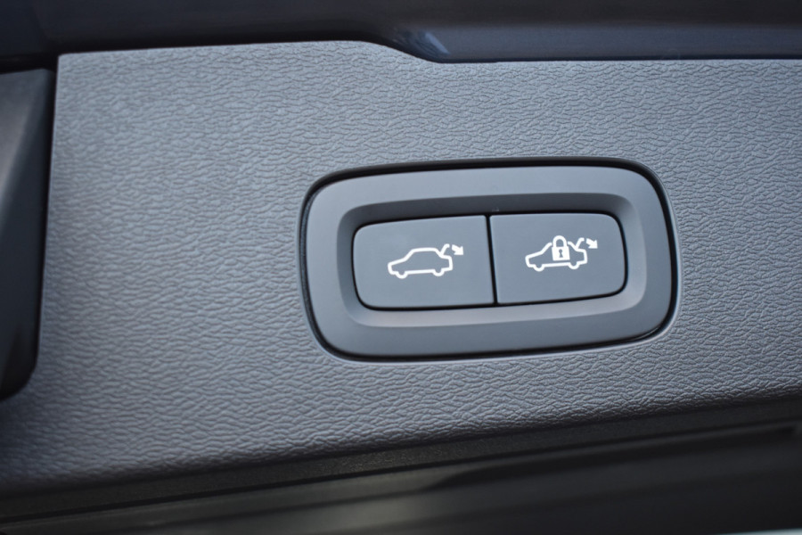 Volvo V60 T6 350PK Plug-in hybrid AWD Plus Dark H&K | Trekhaak | 360 Camera | ACC | Stoel-Stuur verwarming