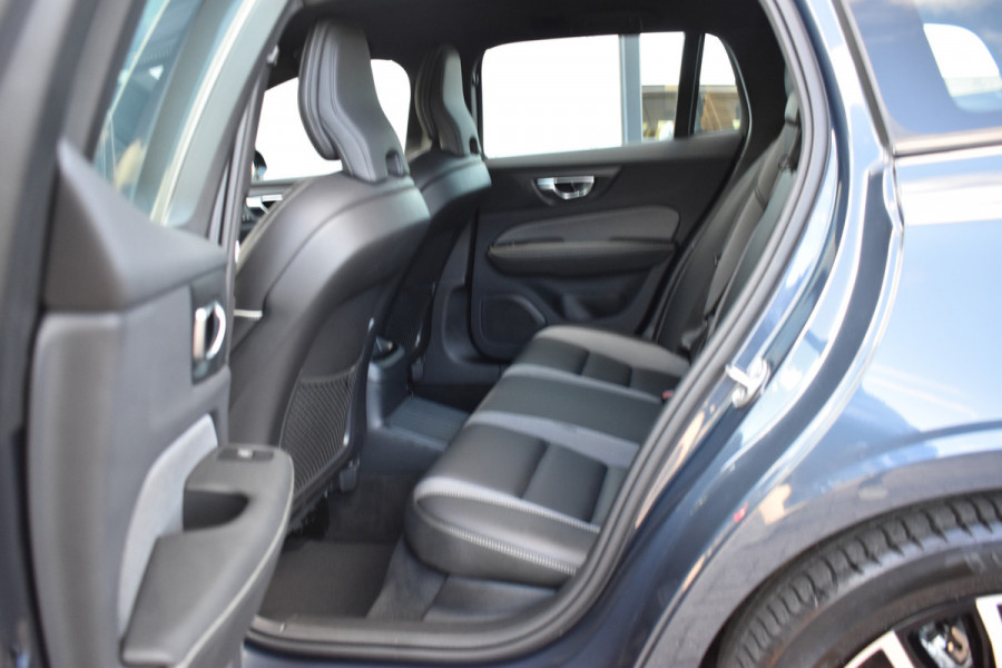 Volvo V60 T6 350PK Plug-in hybrid AWD Plus Dark H&K | Trekhaak | 360 Camera | ACC | Stoel-Stuur verwarming